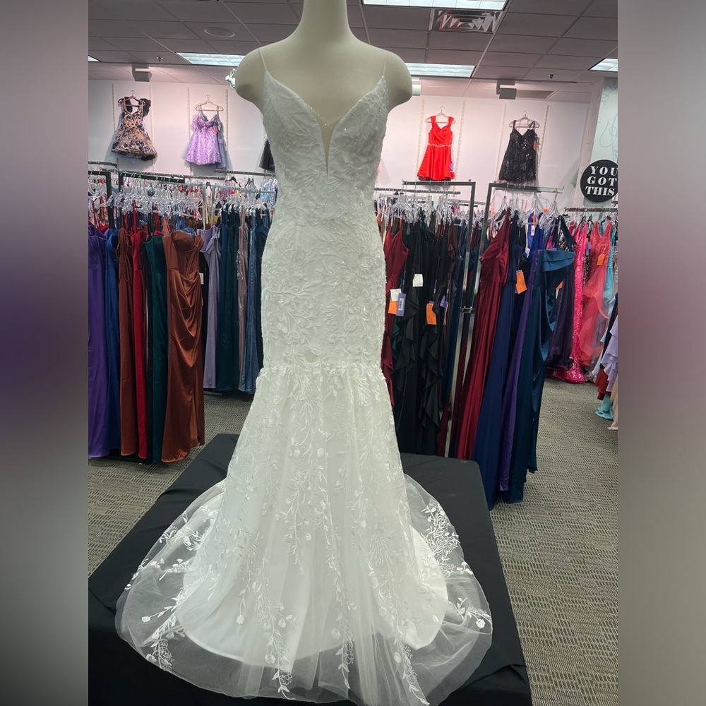 Dave and Johnny Fitted Lace Gown